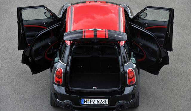 <strong>MINI John Cooper Works Crossover</strong>