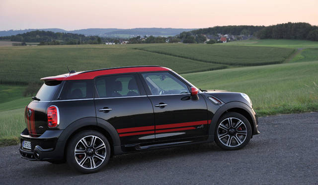 <strong>MINI John Cooper Works Crossover</strong>