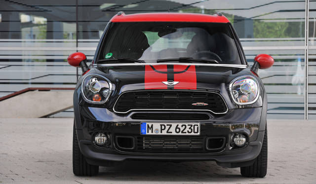 <strong>MINI John Cooper Works Crossover</strong>