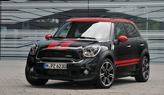 <strong>MINI John Cooper Works Crossover</strong>