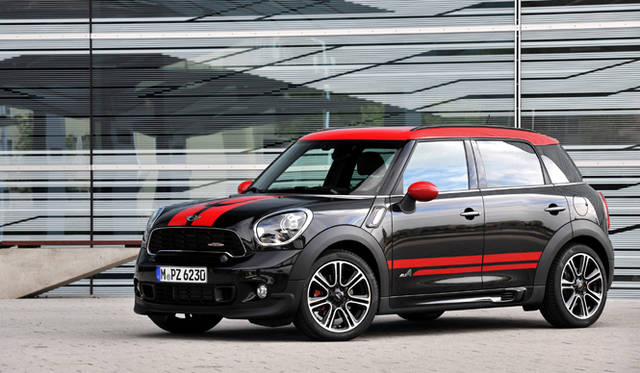 <strong>MINI John Cooper Works Crossover</strong>