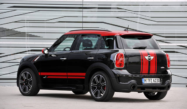 <strong>MINI John Cooper Works Crossover</strong>