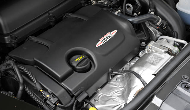 <strong>MINI John Cooper Works Crossover</strong>