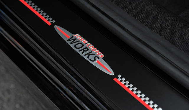 <strong>MINI John Cooper Works Crossover</strong>