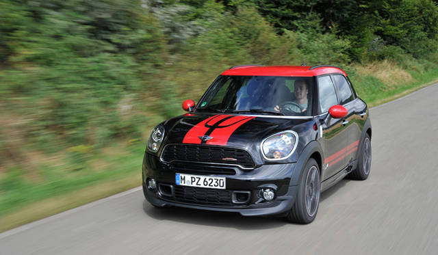 <strong>MINI John Cooper Works Crossover</strong>