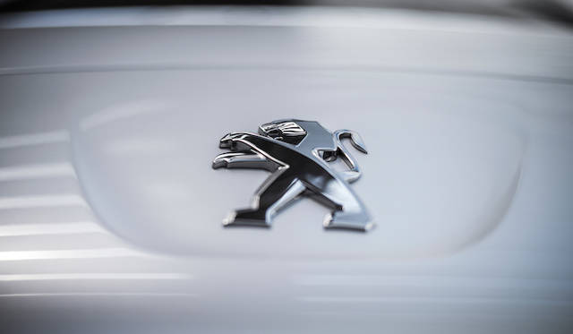 <strong>Peugeot RCZ｜プジョー RCZ</strong>