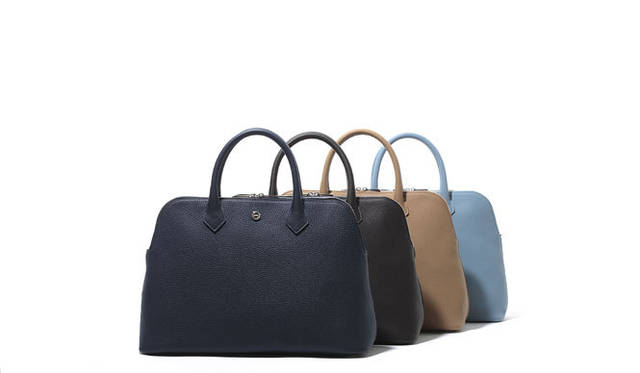 <strong>hinn</strong> 'Overnight M', ¥71,400. From left, Navy, Black, Snow Brown, Smoky Blue.