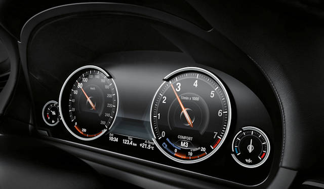 <strong>BMW 7 Series</strong> Multi-display instrument panel - Comfort mode