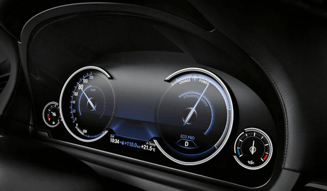 <strong>BMW 7 Series</strong> Multi-display instrument panel - ECO PRO mode