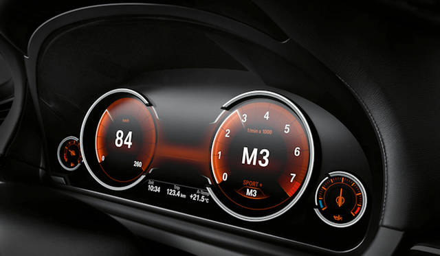 <strong>BMW 7 Series</strong> Multi-display instrument panel - Sport mode