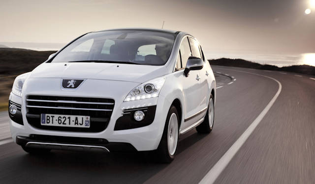 <strong>Peugeot 3008 Hybrid4</strong>