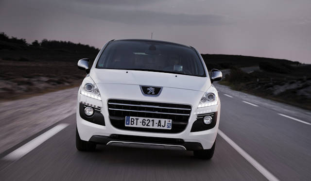 <strong>Peugeot 3008 Hybrid4</strong>