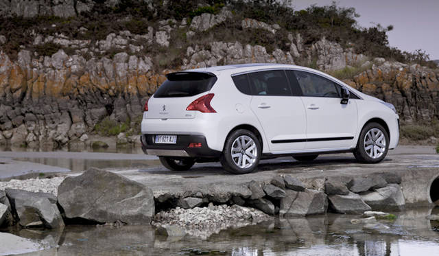 <strong>Peugeot 3008 Hybrid4</strong>