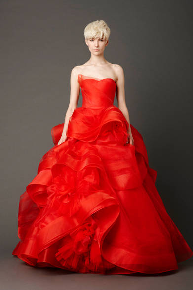 <strong>Vera Wang│ヴェラ・ウォン</strong>　2013 SS新作のドレスのシリーズも今後登場する