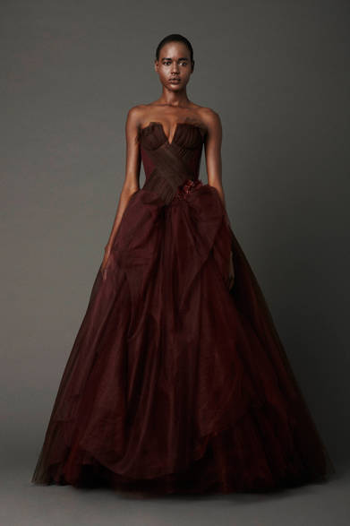 <strong>Vera Wang│ヴェラ・ウォン</strong>　2013 SS新作のドレスのシリーズも今後登場する