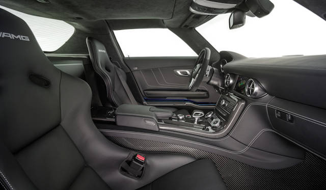 <strong>Mercedes-Benz SLS AMG Electric Drive｜<br />メルセデス・ベンツ SLS AMG・エレクトリックドライブ</strong>