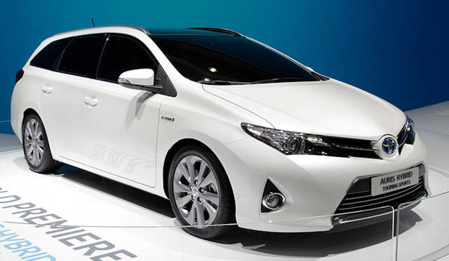 <strong>TOYOTA AURIS HYBRID TOURING SPORTS</strong>