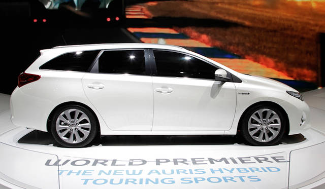 <strong>TOYOTA AURIS HYBRID TOURING SPORTS</strong>