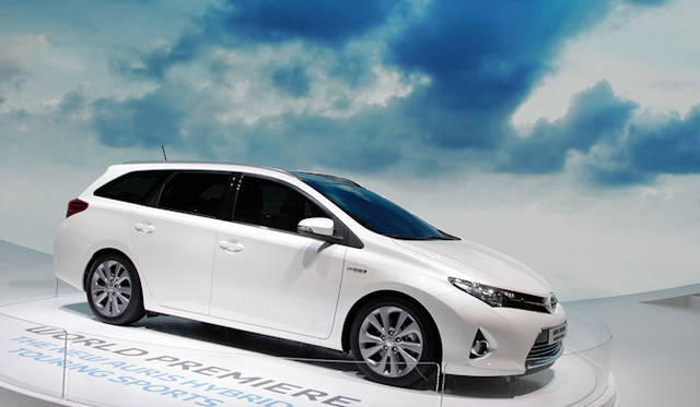 <strong>TOYOTA AURIS HYBRID TOURING SPORTS</strong>