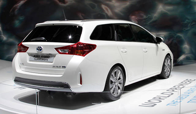 <strong>TOYOTA AURIS HYBRID TOURING SPORTS</strong>