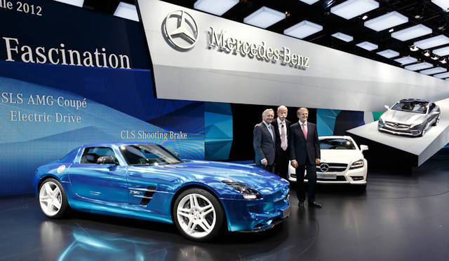 <strong>Mercedes-Benz｜メルセデス・ベンツ</strong>　