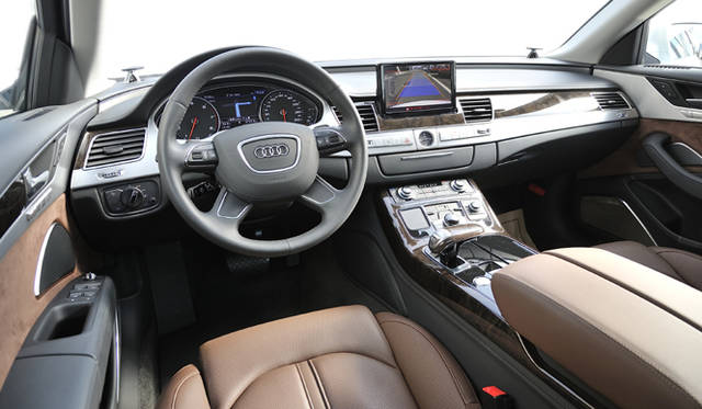 Interior of the Audi A8 tested this time: The circular object visible near the base of the A-pillar is the tweeter for the Bang & Olufsen Sound System