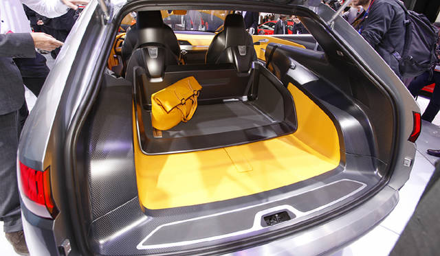 <strong>Audi crosslane coupe</strong> Trunk with a sliding basket-like feature