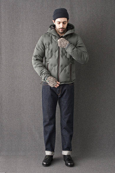 <strong>FUJITO｜フジト</strong>　2012-13年秋冬コレクション　Phenix Avalanche Jacket 5万2500円、B.D Shirts 1万8900円、Denim Jeans “Thea”2万4150円