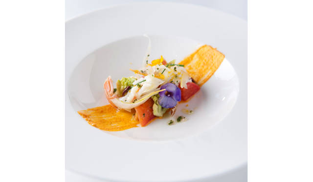 <strong>ARMANI / RISTORANTE</strong> Langoustine 'Catalana' style, bottarga, broccoli romanesco, and cherry tomatoes (from the 'Giorgio Armani's Beloved Menu' dinner course, ¥14,000)