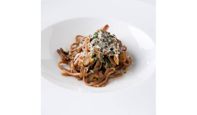 <strong>ARMANI / RISTORANTE</strong> Chitarra pasta made with chestnut flour, served with Italian porcini mushroom sauce (from the 'AUTUNNO' lunch course, ¥8,800)