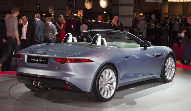 <strong>Jaguar F-Type｜ジャガー Fタイプ</strong>