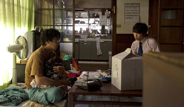 <strong>MOVIE｜『その夜の侍』</strong>　© 2012「その夜の侍」製作委員会