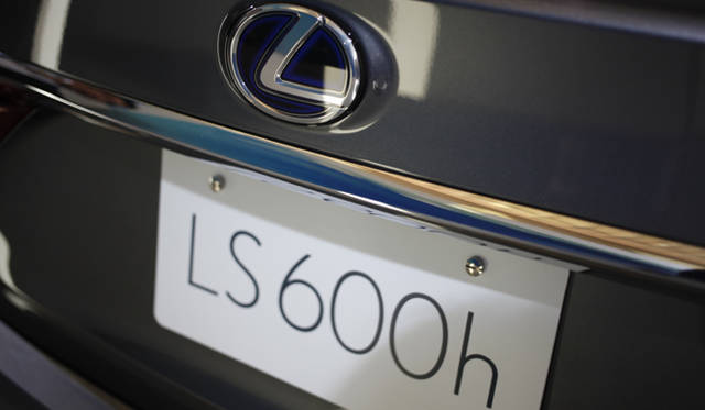 <strong>Lexus LS600h｜レクサス LS600h</strong>