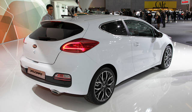 <strong>KIA Proceed｜キア プロシード</strong>
