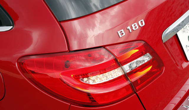 <strong>Mercedes-Benz B180 BlueEFFICIENCY｜メルセデス・ベンツ B180 ブルーエフィシェンシー</strong>