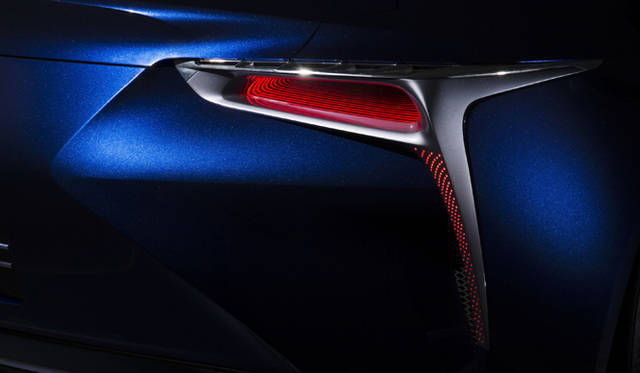 <strong>Lexus LF-LC Blue｜レクサス LF-LC ブルー</strong>