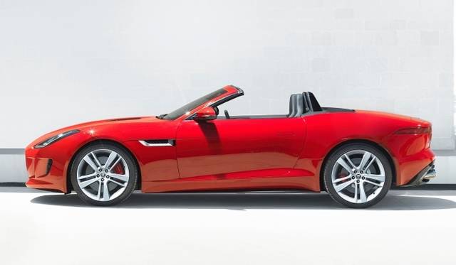 <strong>Jaguar F-TYPE｜ジャガー Fタイプ</strong>