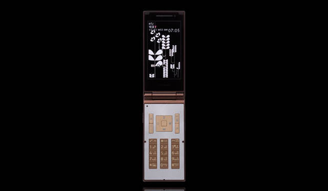 <strong>柳本浩市×田子 學対談</strong>　「N705i」 docomo