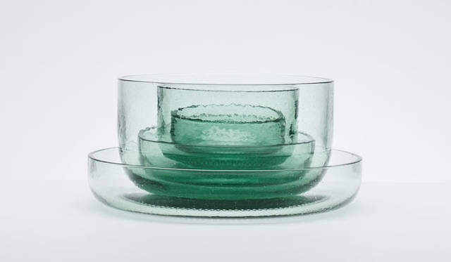 <strong>Coca-Cola｜コカ・コーラ</strong>　“Coca-Cola Bottleware”は、日本発の企画である「Sustainable Lifestyle + Design」のアイデアに基づき開発