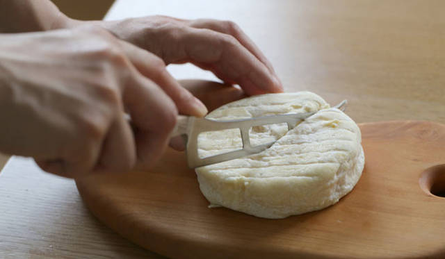<strong>Güde｜ギューデ</strong>　チーズナイフ（Alpha Olive Cheese Knife） 1万2600円