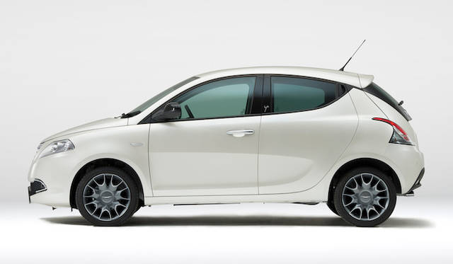 <strong>Chrysler Ypsilon｜クライスラー イプシロン</strong>