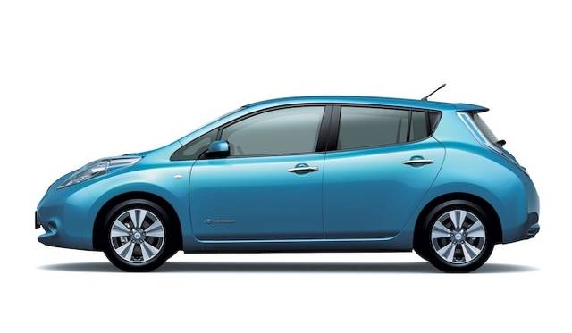 <strong>Nissan Leaf｜日産 リーフ</strong>　アクアブルー