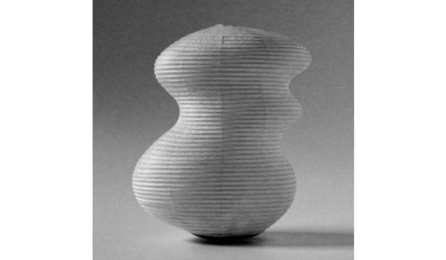 <strong>SUZUMO CHOCHIN DESIGN MIC*ITAYA</strong>　DESIGNTIDE TOKYO 2012 LINEUP　「あきのくも –AUTUMN CLOUD-」（H290×W160×D245mm）2万7300円