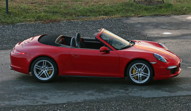 <strong>Porsche 911 Carrera 4 Cabriolet｜ポルシェ 911 カレラ4 カブリオレ</strong>