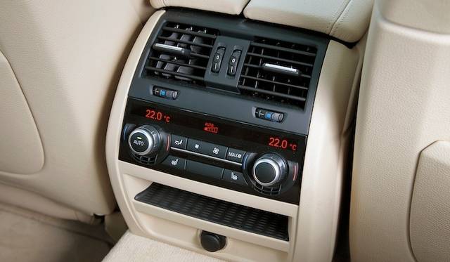 <strong>BMW ActiveHybrid 5｜ビー・エム・ダブリュー アクティブハイブリッド 5</strong>