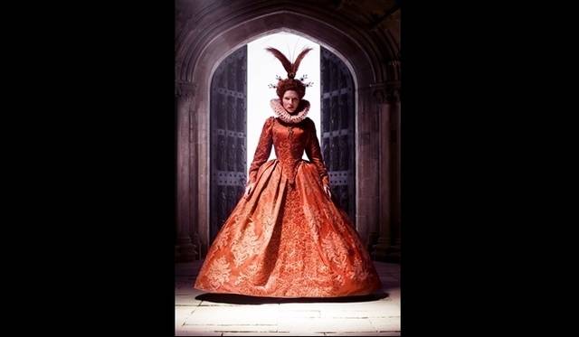 <strong>ART FILE 02｜“Hollywood Costume”</strong> Elizabeth: The Golden Age © Universal/Working Title/The Kobal Collection/Greg Williams