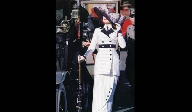 <strong>ART FILE 02｜“Hollywood Costume”</strong> Titanic © 20th Century Fox/Paramount/The Kobal Collection