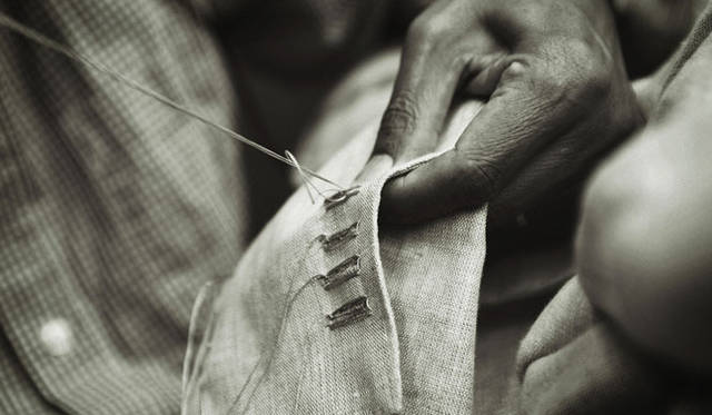 <strong>DOT・TAILOR</strong> | DOT・TAILOR uses fabrics from world-leading textile manufacturers such as Loro Piana and Cerruti 1881.