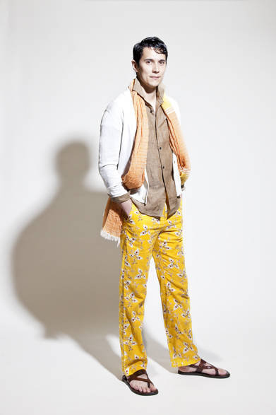 <strong>BURNER</strong> 2013 Spring/Summer Collection. Knit cardigan ¥19,950, Linen shirt ¥15,750, Stole ¥8,400, Pants ¥17,850