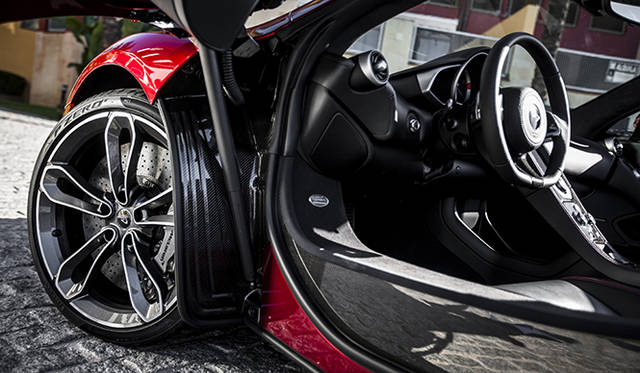 <strong>McLaren MP4-12C Spider</strong>